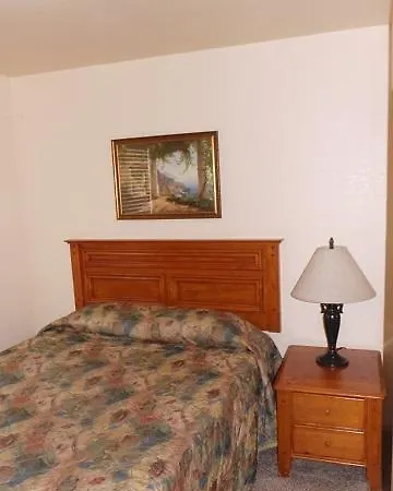 Emerald Suites At Cameron-3